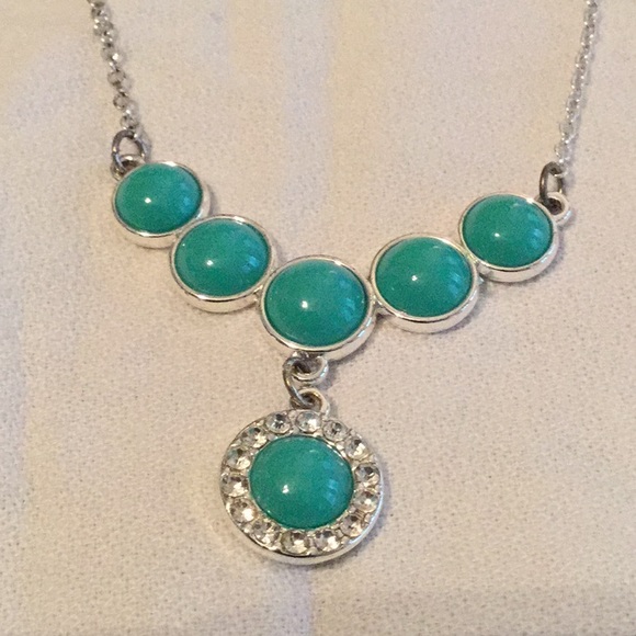 💃NWT Classic Liz Claiborne Necklace / Earrings💃 - Picture 4 of 6